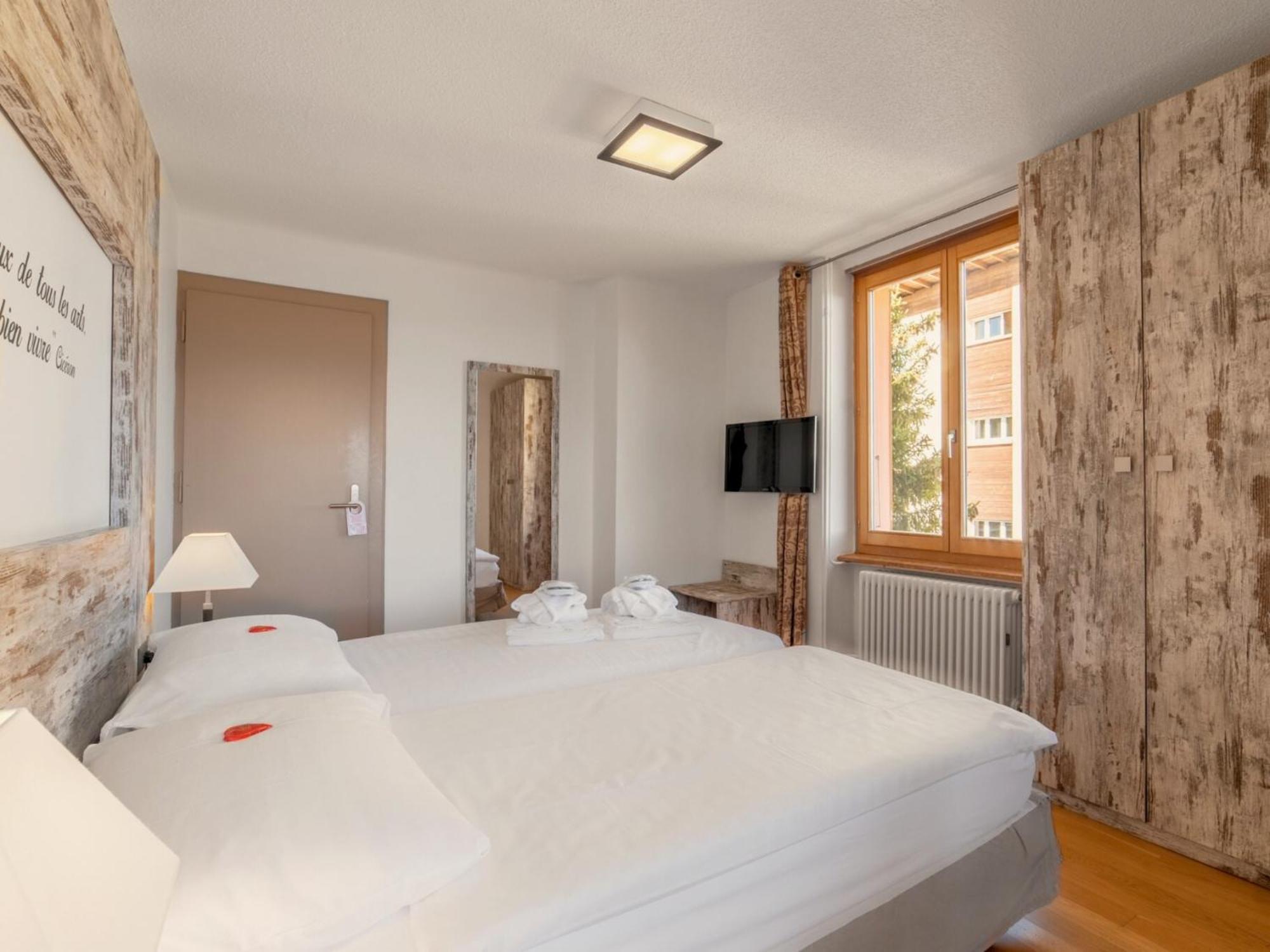 Boutique Art De Vivre & 4*