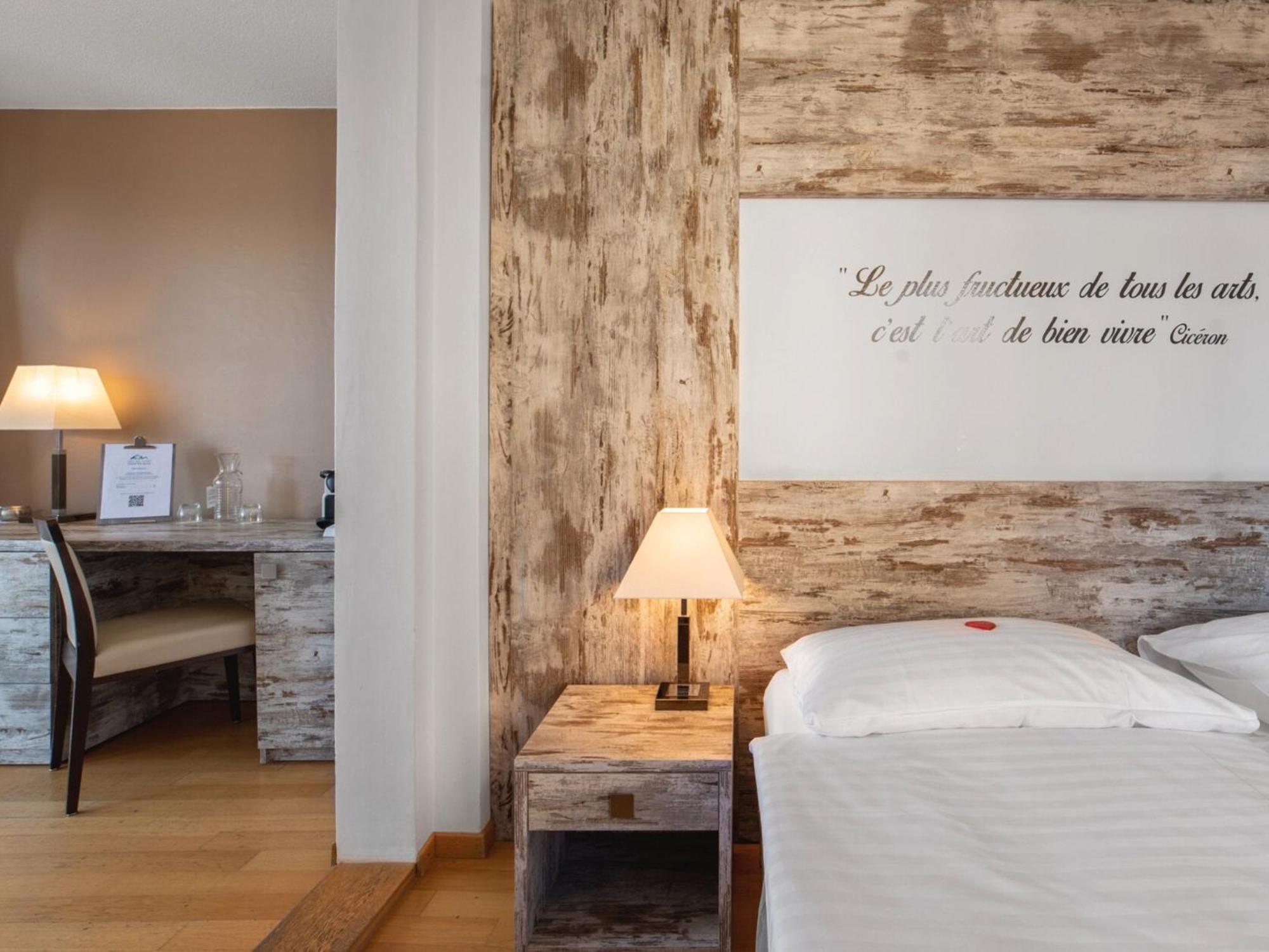 Boutique Art De Vivre & 4*